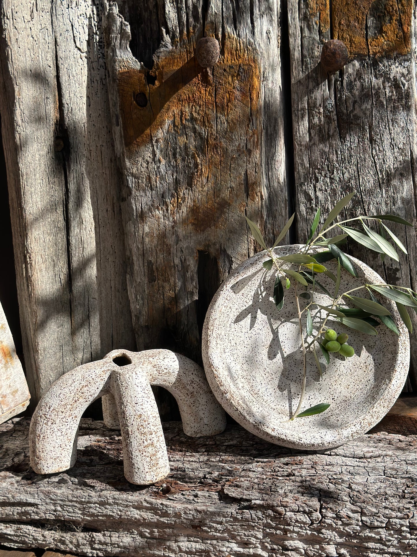 textured ceramic sculpture showing rubbed-back white under glaze over speckled BRT stoneware clay